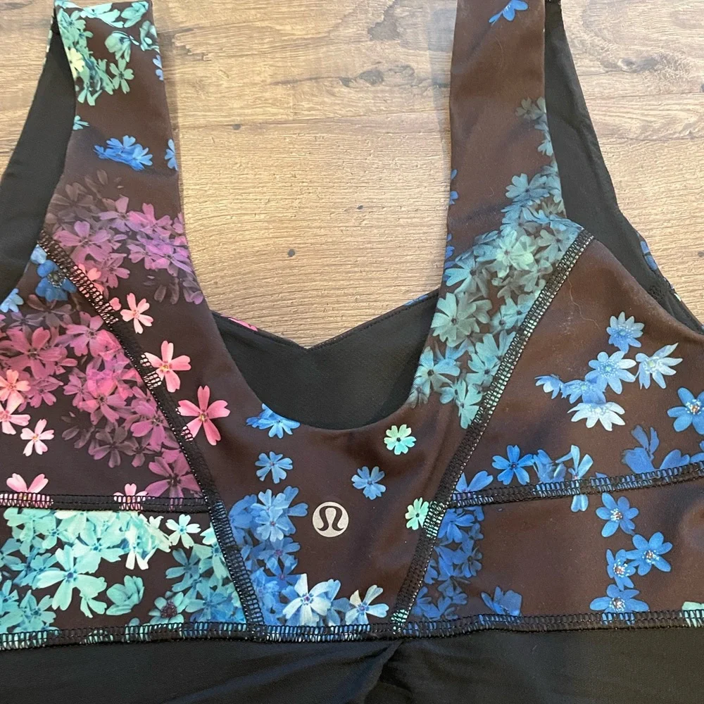 Lululemon Tank with drawstring - Picture 3 of 5